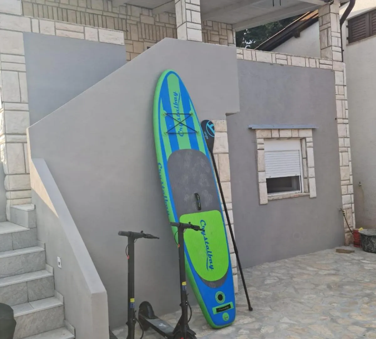 Apartment VI & La Electric Scooters Included Vir