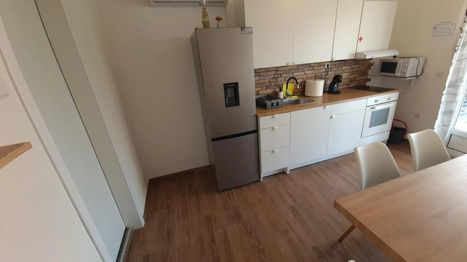 Apartment VI & La Electric Scooters Included Vir 0*,